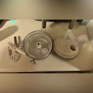 Mini salad spinner/chopper